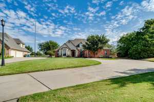 featured image of 3341 Heritage Green Cir