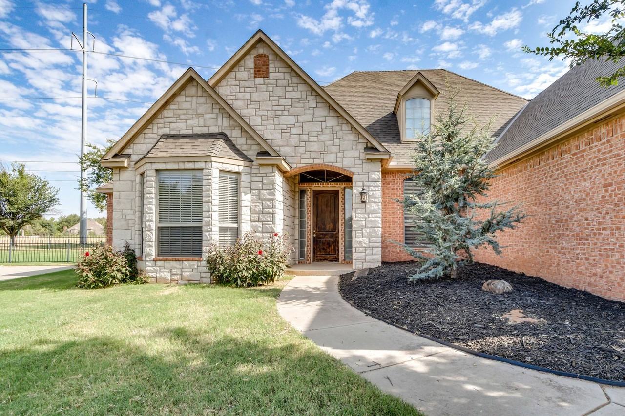 3341 Heritage Green Cir - Photo 3 of 50