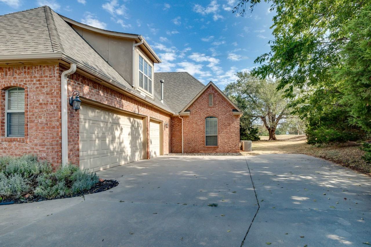 3341 Heritage Green Cir - Photo 5 of 50