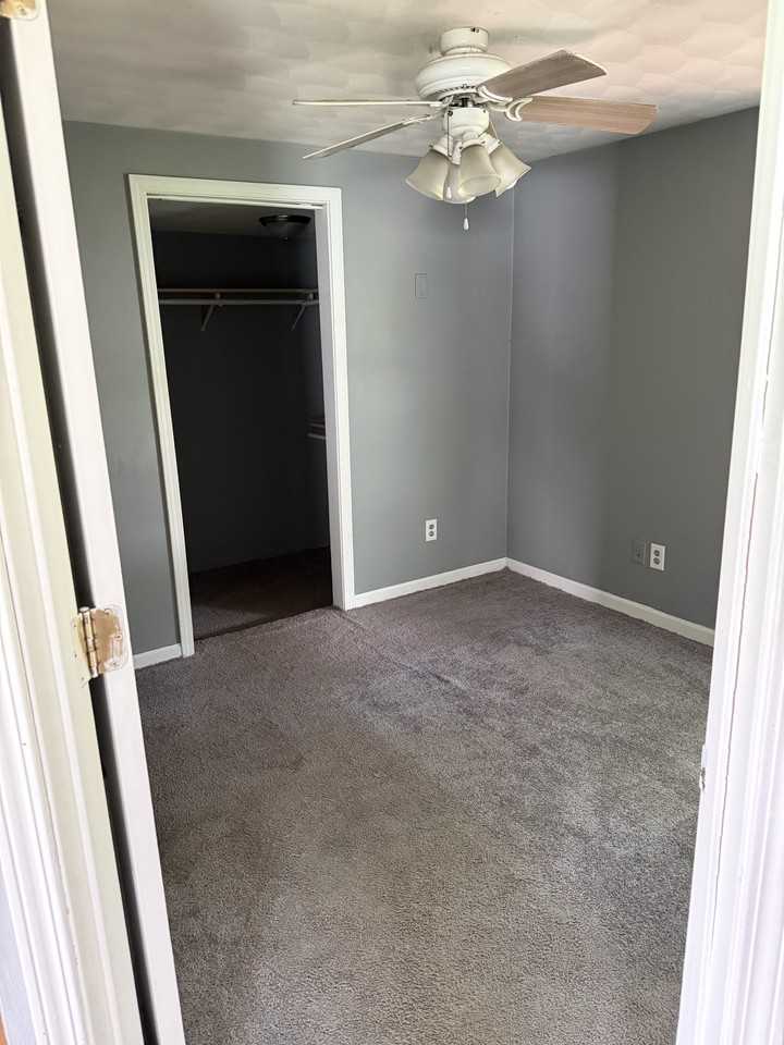 5217 W Monroe Rd #1 - Photo 4 of 8