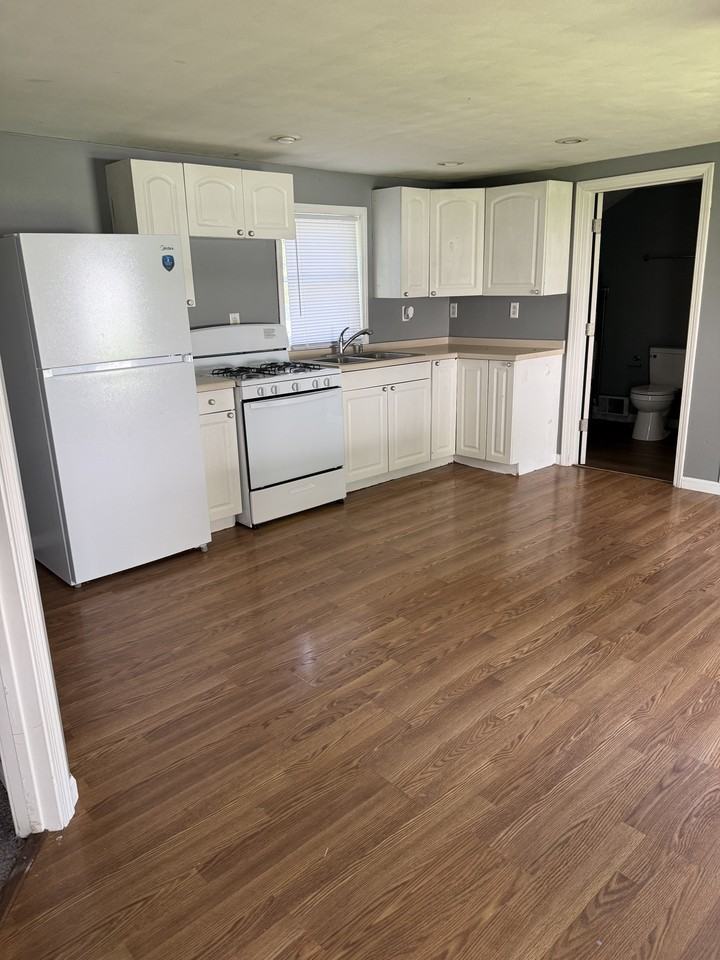5217 W Monroe Rd #1 - Photo 5 of 8