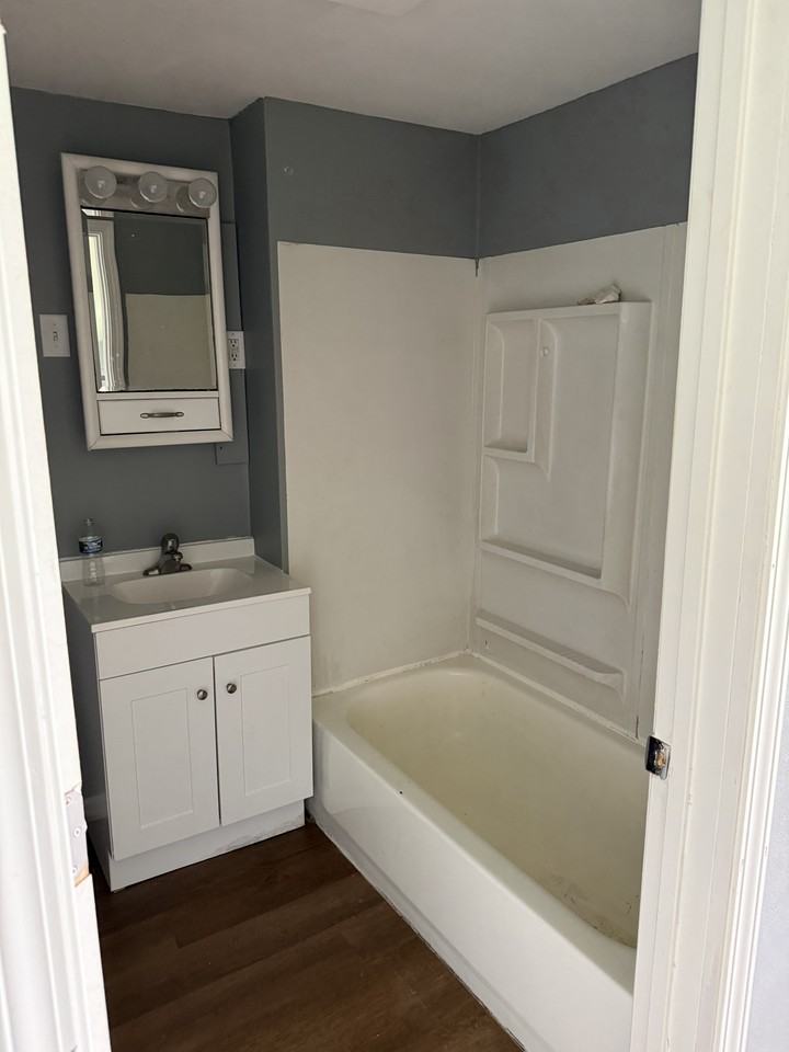 5217 W Monroe Rd #1 - Photo 6 of 8