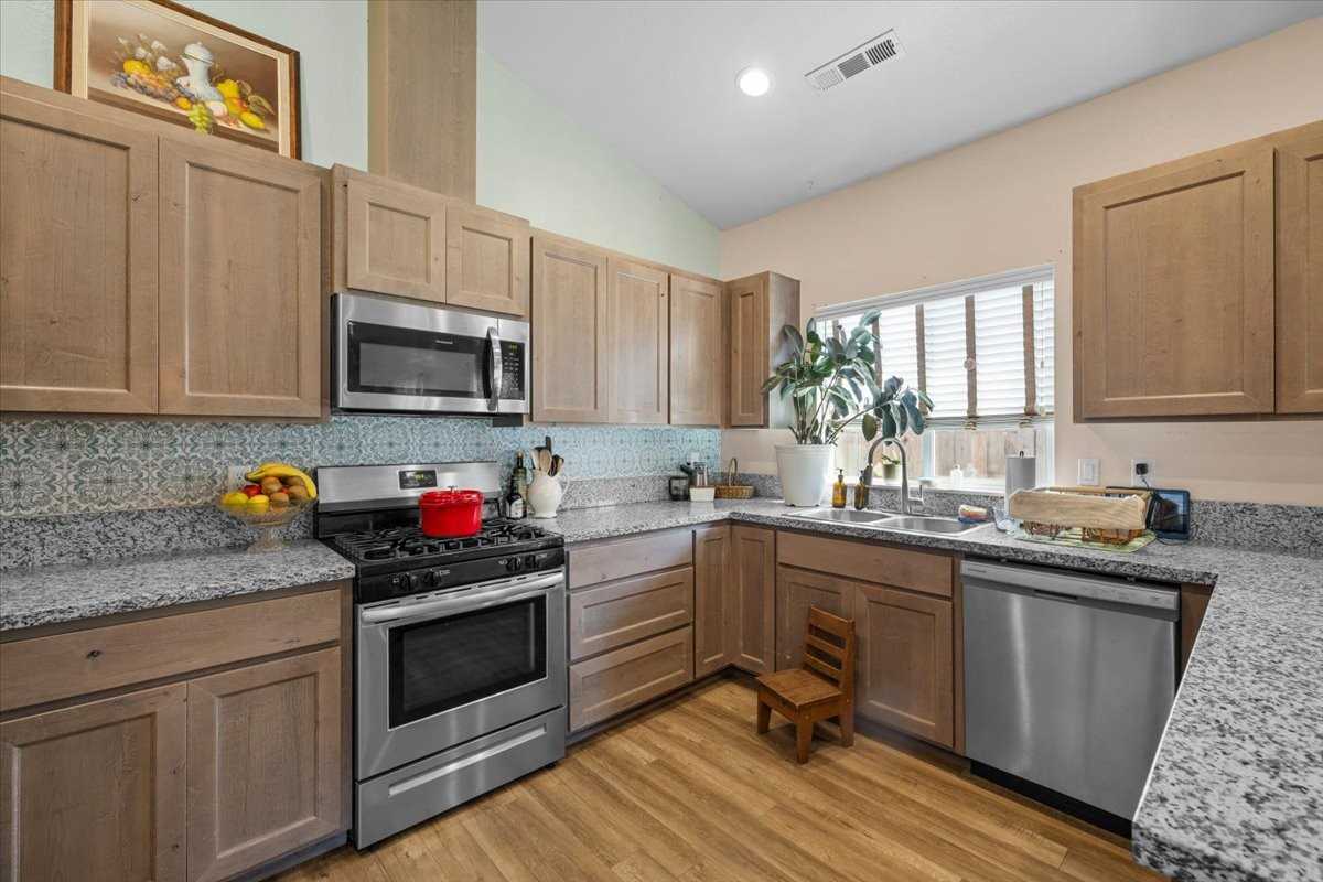 3852 Anthem Ave #1 - Photo 4 of 17