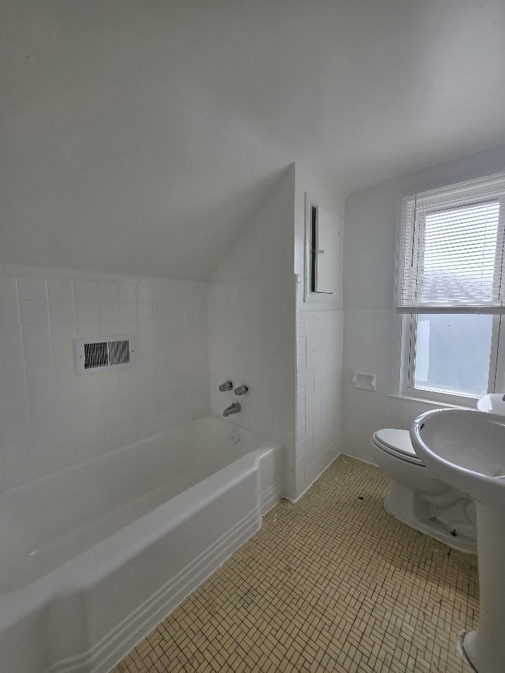 5728 Bedford St #1 - Photo 5 of 12