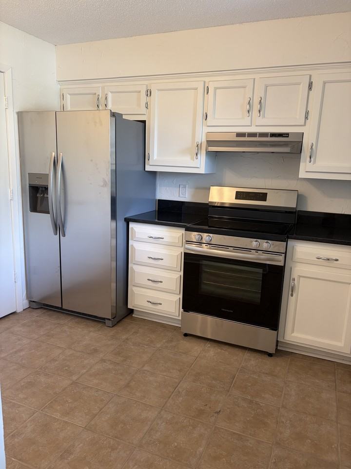12854 W 110th Ter #1 - Photo 4 of 10