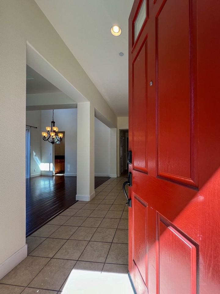 2160 Ranch Ct - Photo 3 of 48