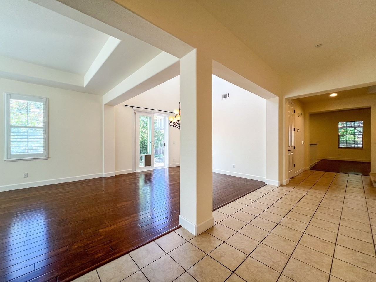 2160 Ranch Ct - Photo 4 of 48