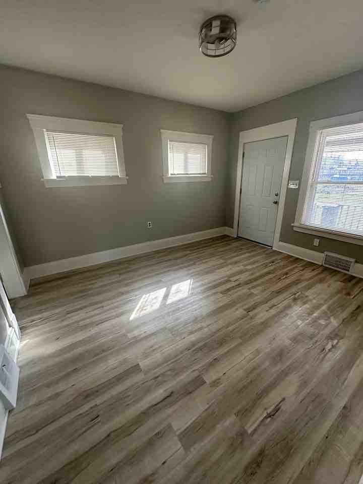 4301 W 41st St #1 - Photo 3 of 13