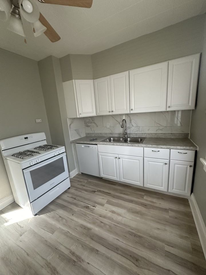 4301 W 41st St #1 - Photo 6 of 13