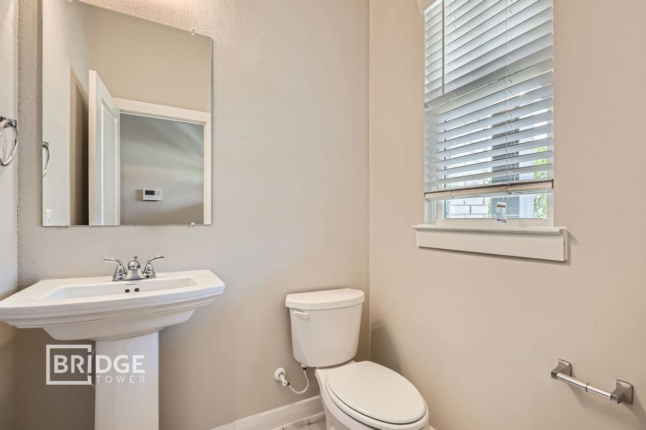 1012 Oliver Dr - Photo 6 of 17