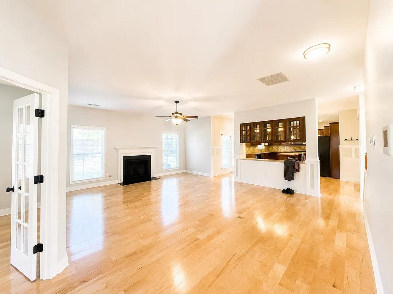 10 Lynell Pl #1 - Photo 7 of 45