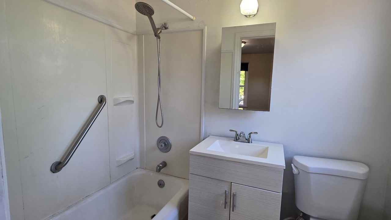 501 Wells Ave N #A - Photo 6 of 10