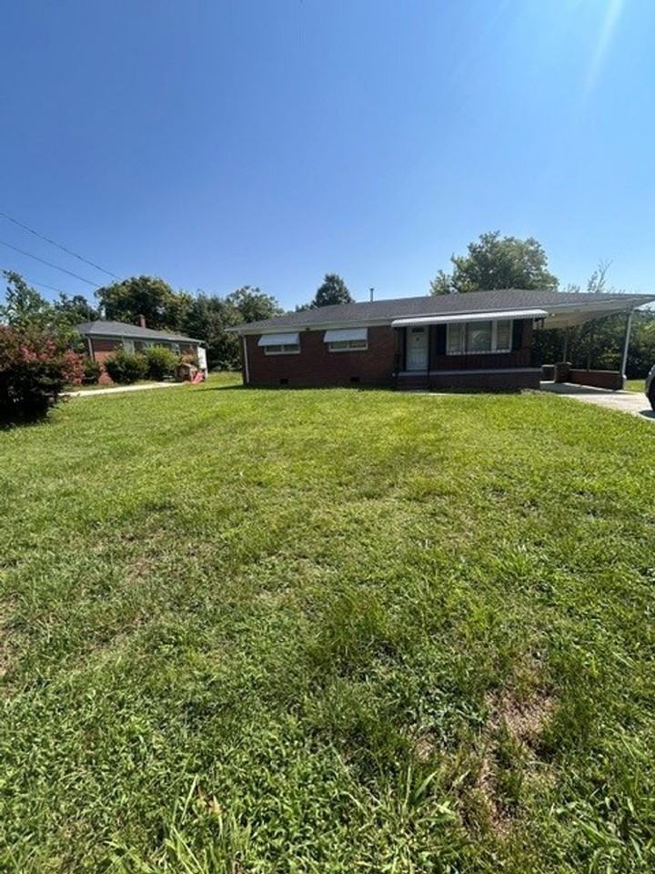 1309 Ardmore Dr - Photo 2 of 12