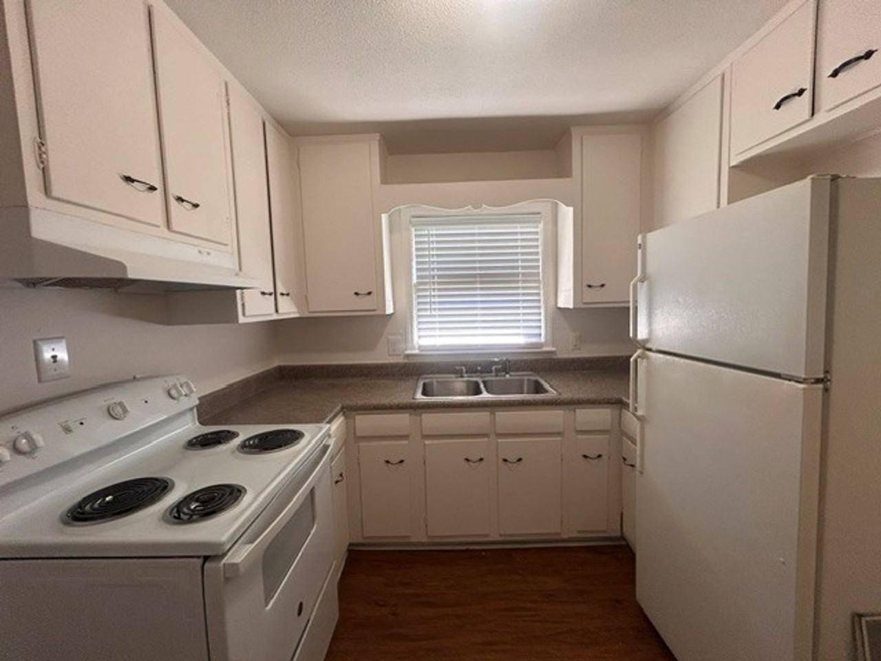 1309 Ardmore Dr - Photo 5 of 12