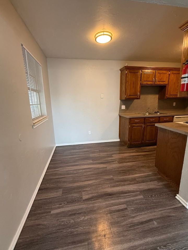 2021 Nw 25th St - Photo 2 of 13