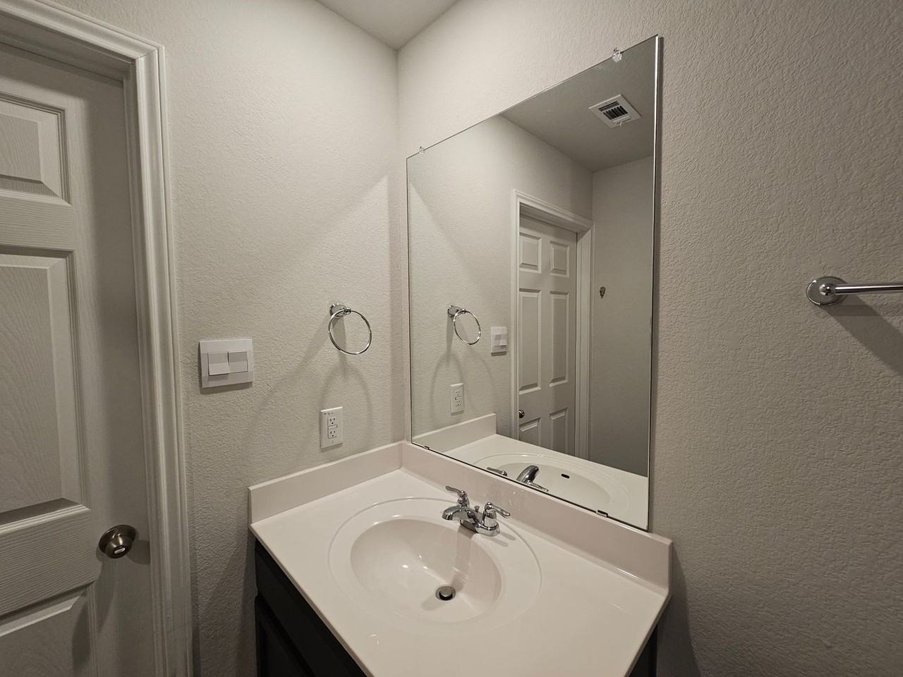 3705 Addison St - Photo 7 of 30
