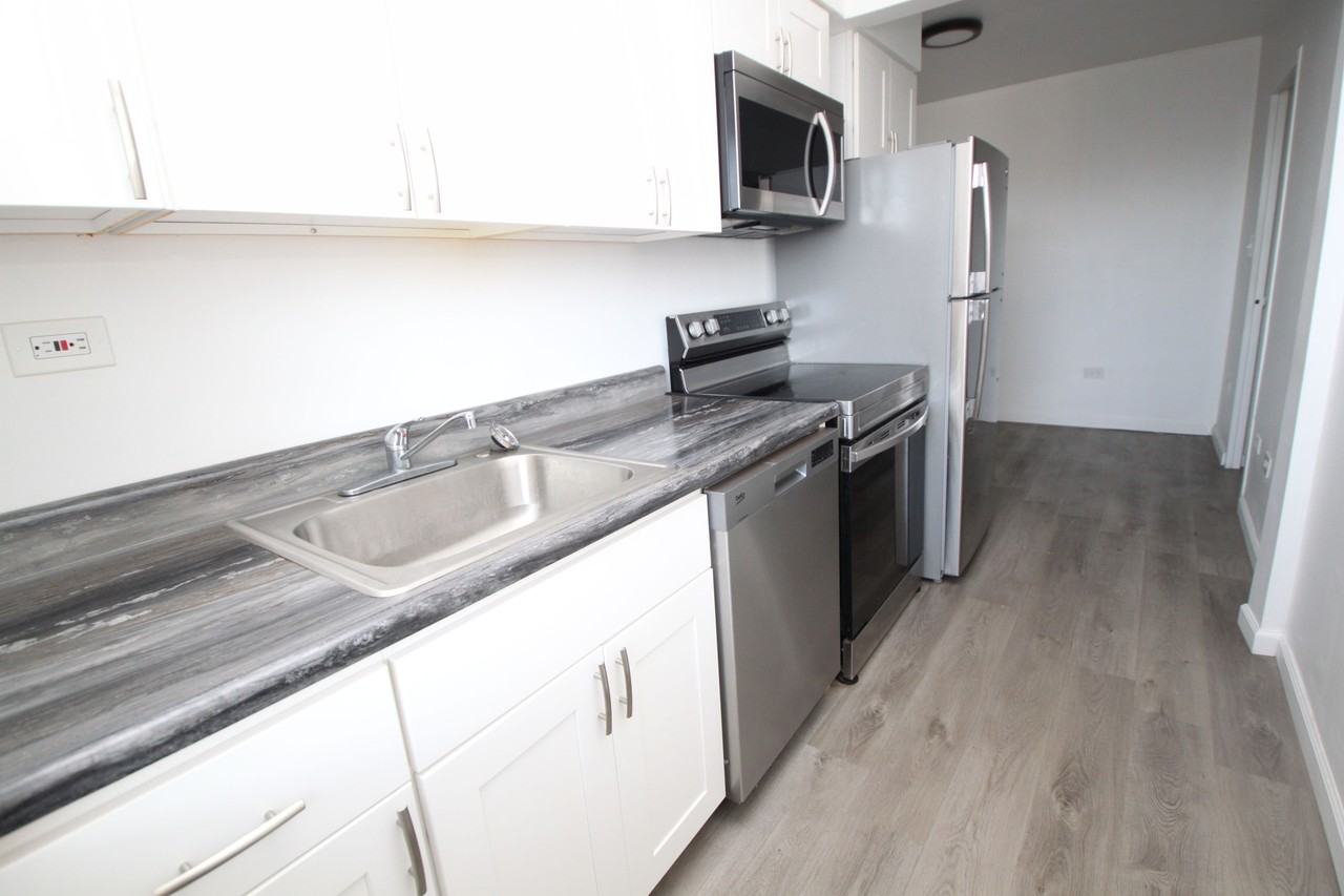 909 California AvenueApt. 208 #208 - Photo 4 of 13