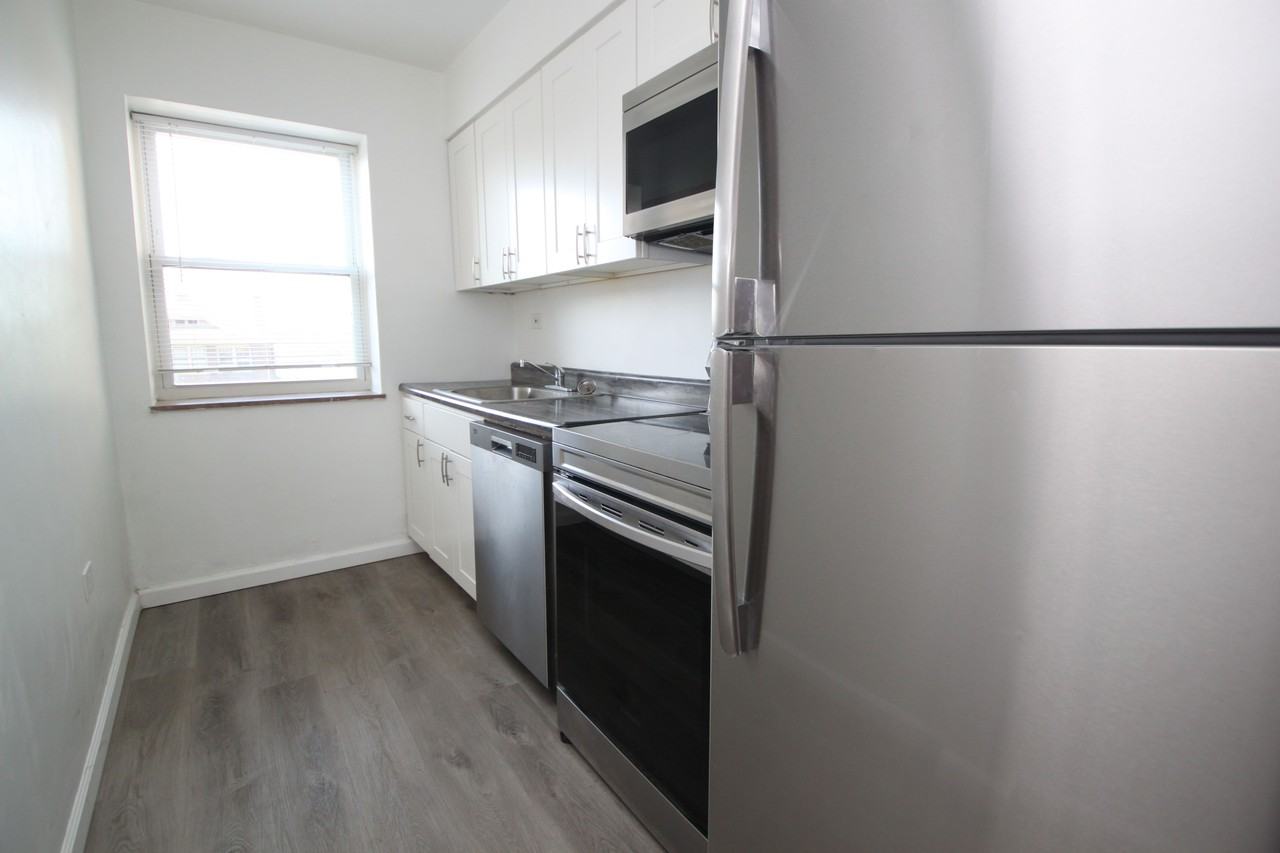 909 California AvenueApt. 208 #208 - Photo 5 of 13