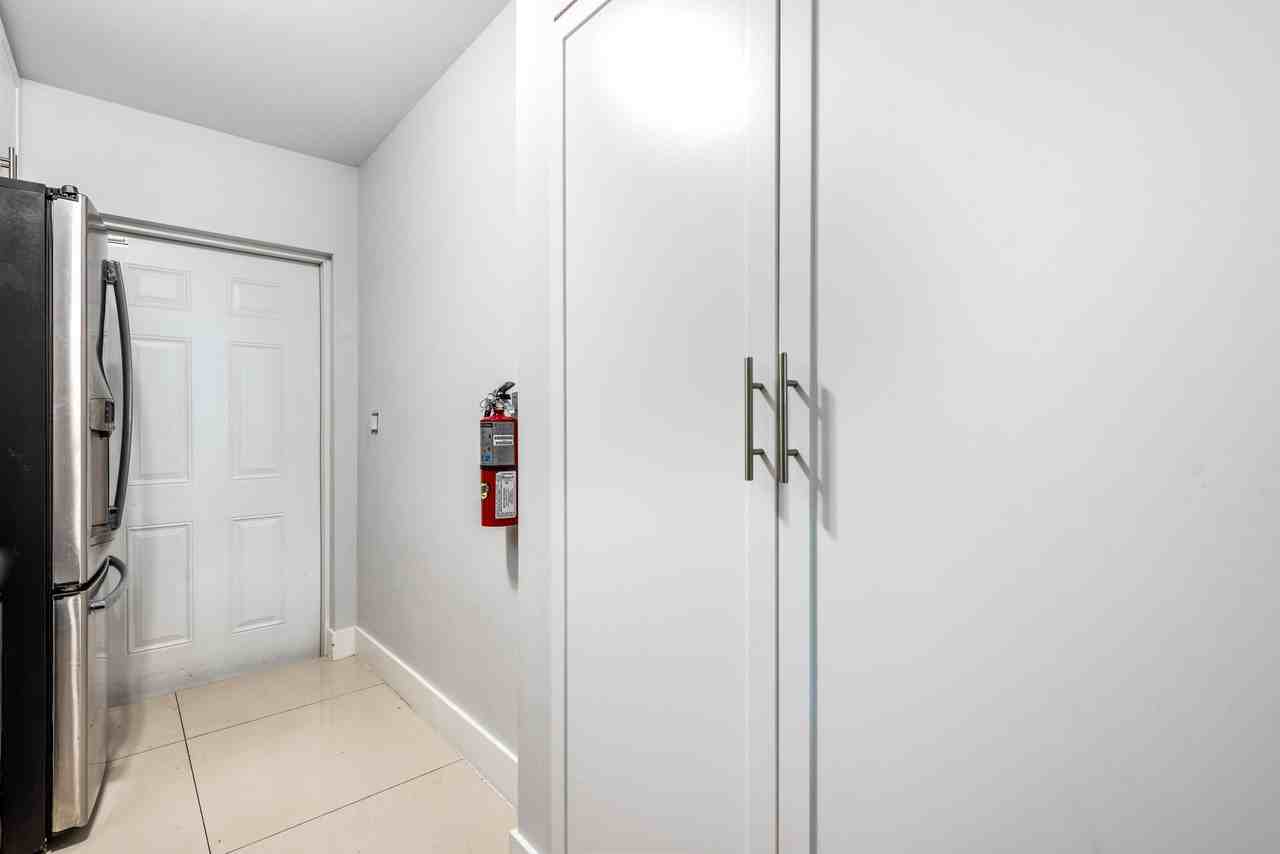 220 Perry Ave #1 - Photo 7 of 25