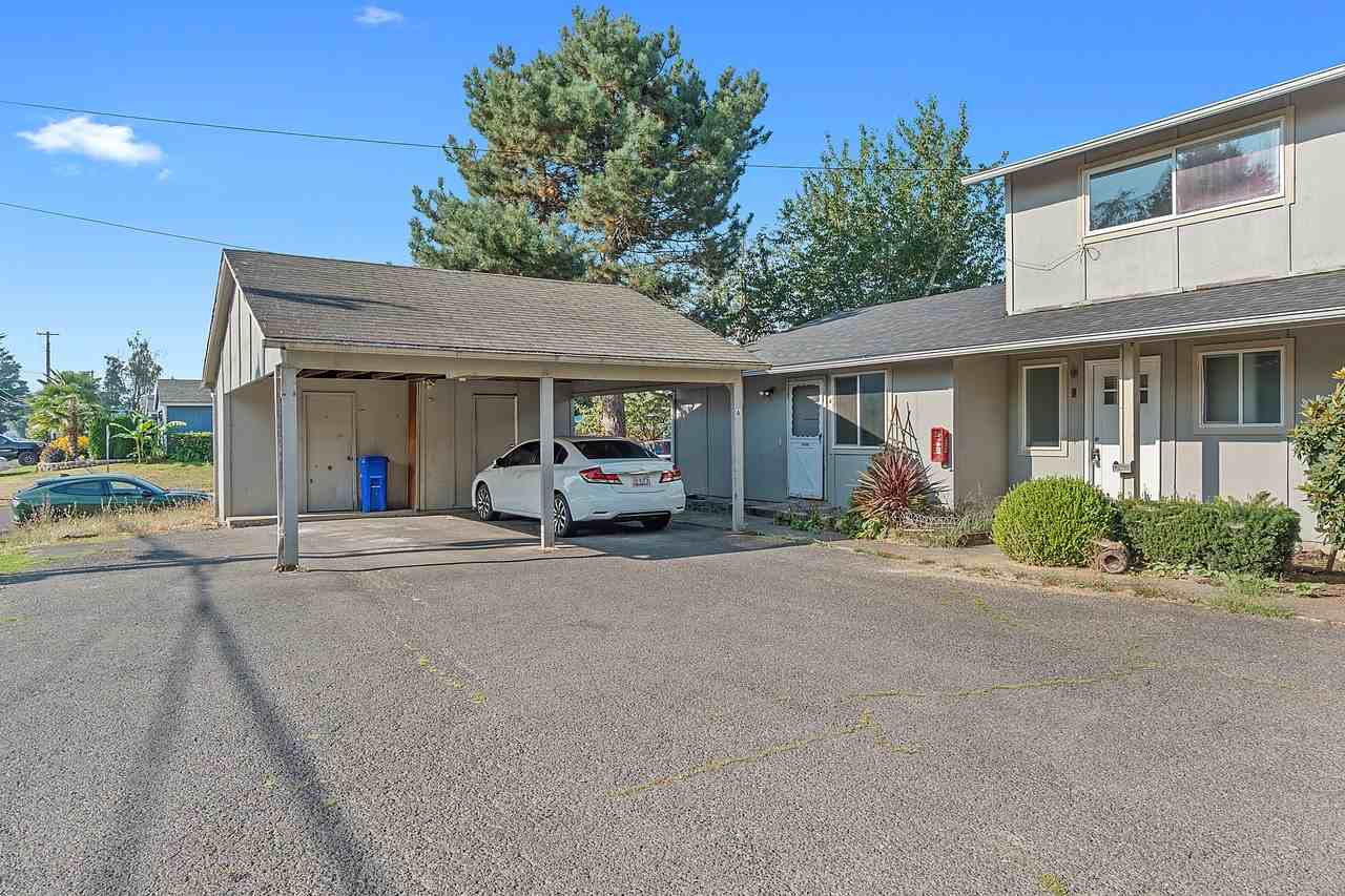325 N 29th Ave #B - Photo 5 of 30