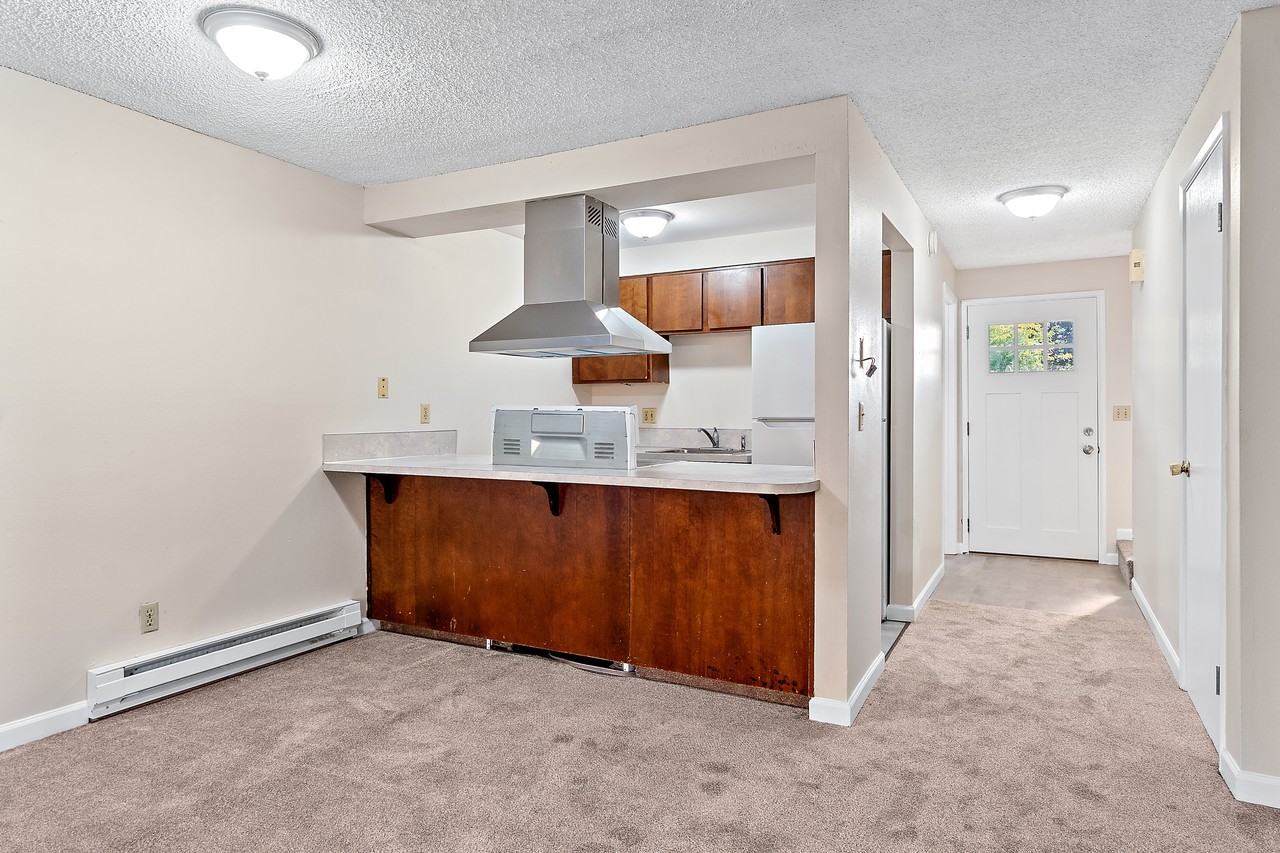 325 N 29th Ave #B - Photo 7 of 30