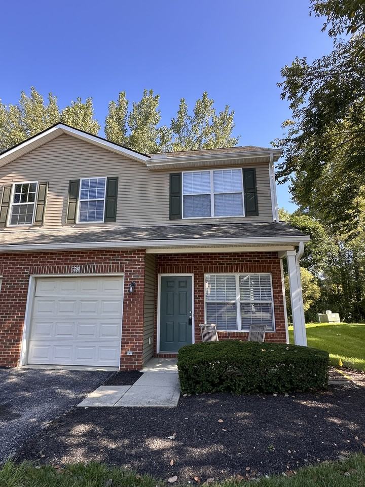 528 Fullers Cir #528