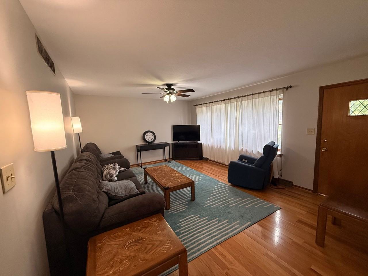 2513 Lilac Dr - Photo 4 of 33