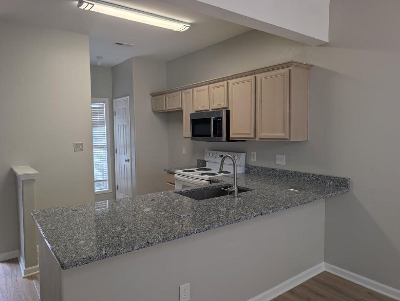 115 Ross Moore Ave - Photo 4 of 15