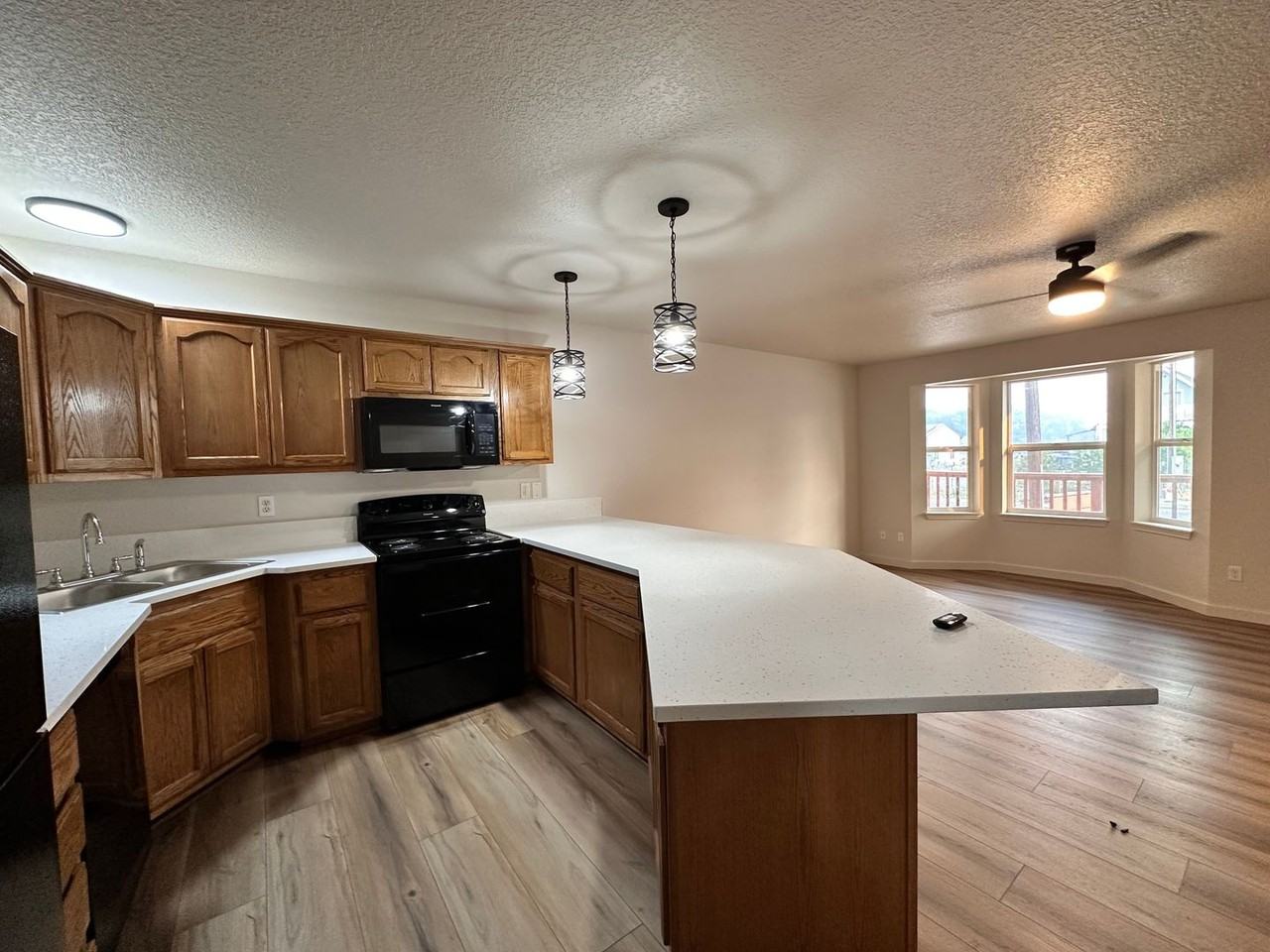 1020 Nw 10th St - Photo 5 of 17