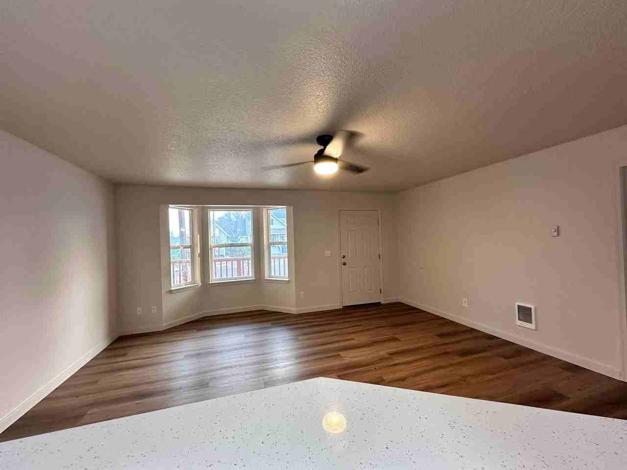 1030 Nw 10th St - Photo 5 of 20