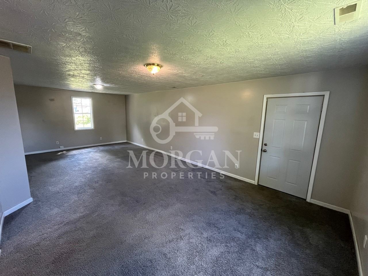 1112 E 8th St #1 - Photo 2 of 10