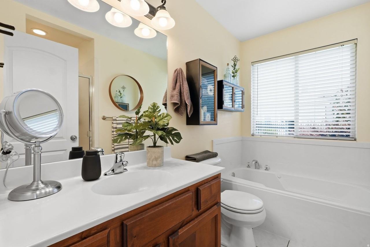 4088 W Eucalyptus Ct - Photo 5 of 6