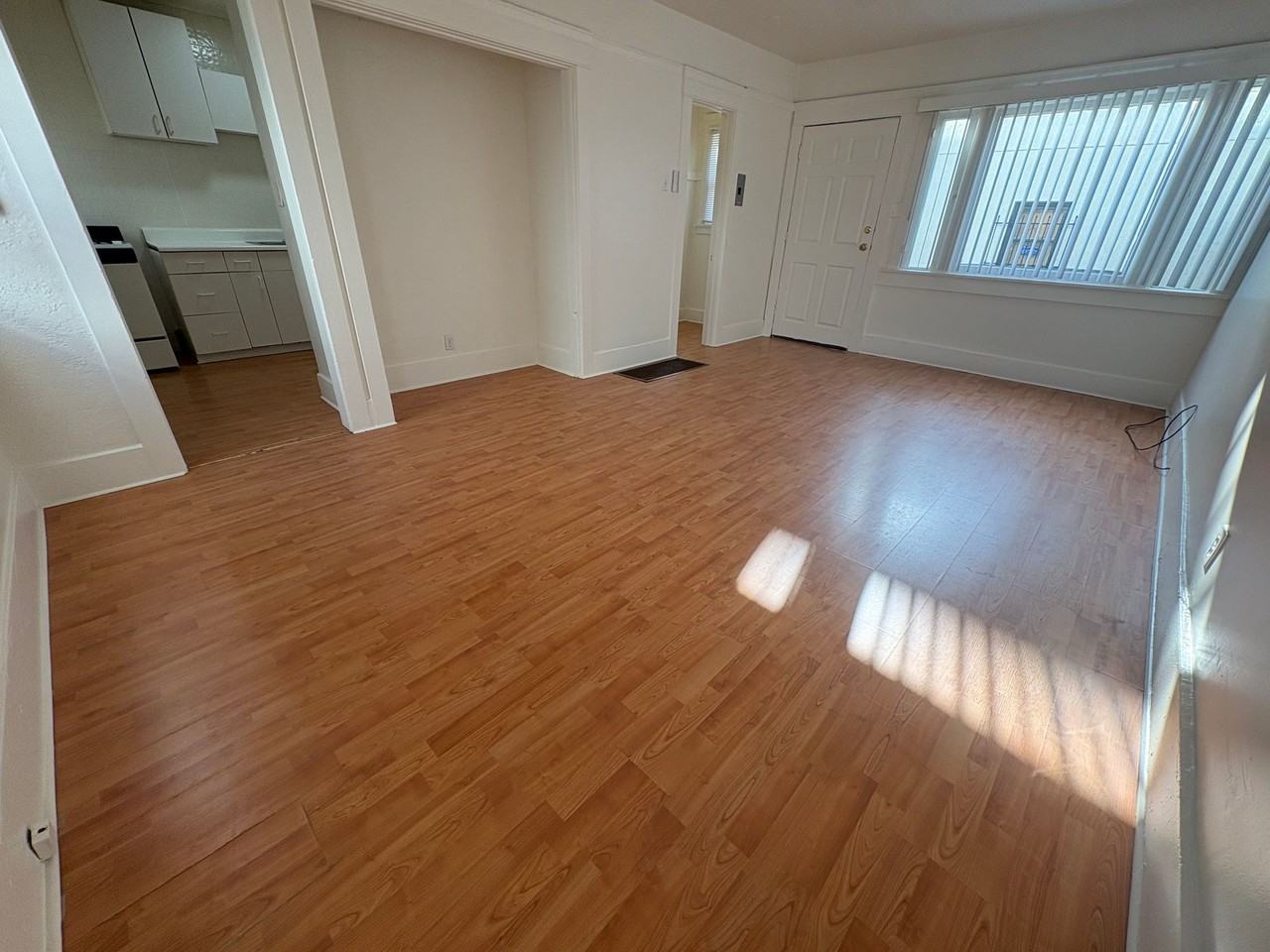 930 E 3rd St #4 - Photo 4 of 26