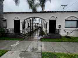featured image of 924 E 3rd St