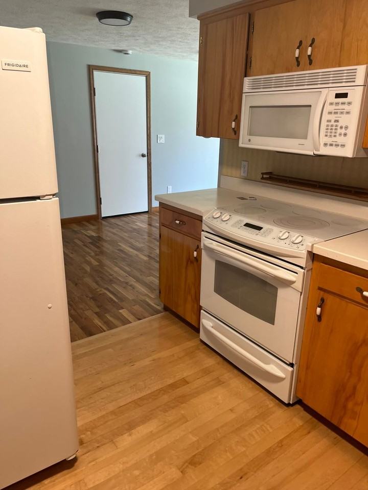 17704 N Hilltop Rd - Photo 6 of 20