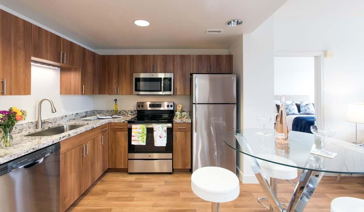 1010 Pacific Ave - Photo 4 of 20