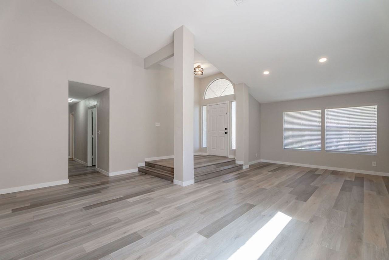 1735 Navarre Ln - Photo 4 of 48