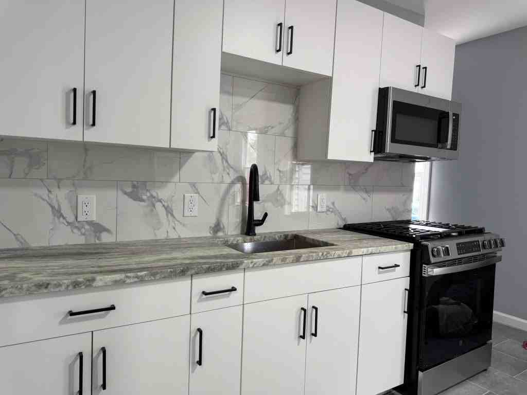 752 Park St #3 - Photo 2 of 7