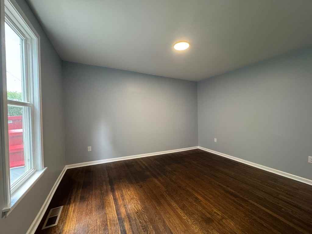752 Park St #1 - Photo 5 of 8