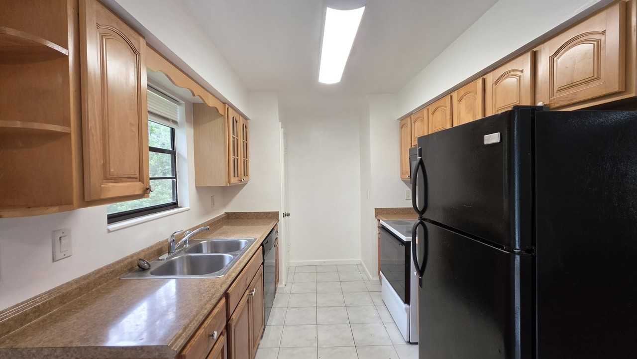 4319 Nw 26th Dr #1 - Photo 3 of 19
