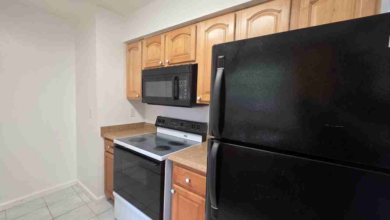 4319 Nw 26th Dr #1 - Photo 5 of 19