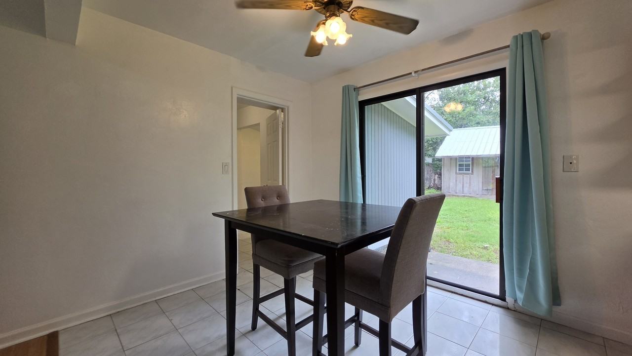 4319 Nw 26th Dr #1 - Photo 6 of 19