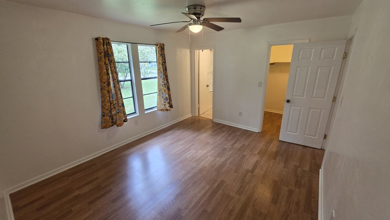 4319 Nw 26th Dr #1 - Photo 7 of 19