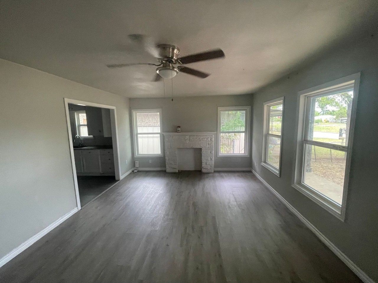 1402 Park Ave - Photo 3 of 9