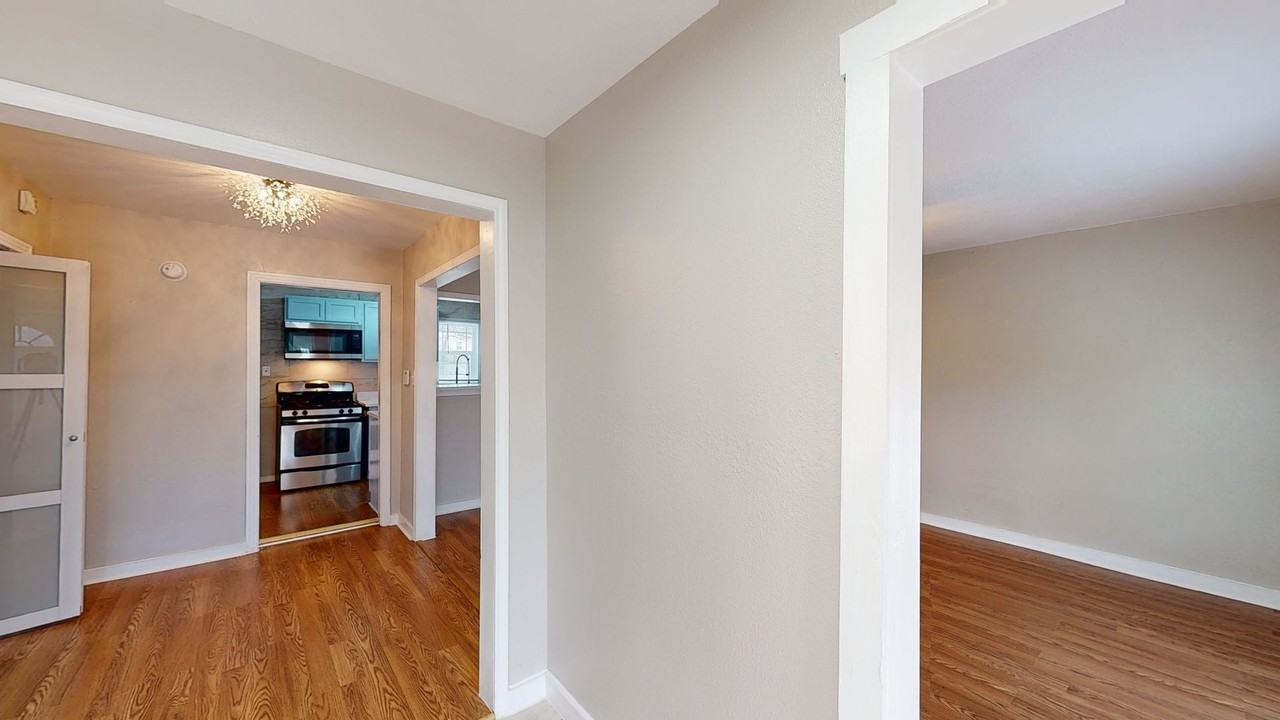 1108 Alexander St - Photo 7 of 22