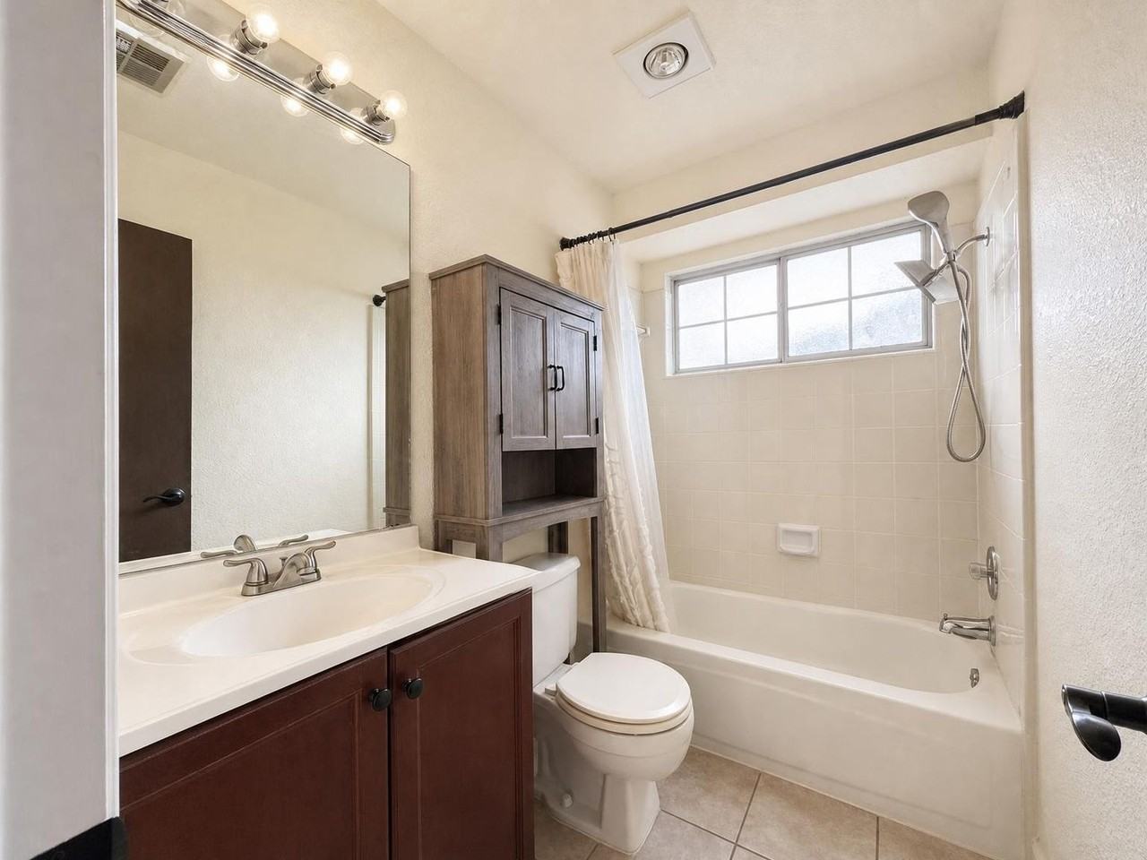2404 Magnum Cir - Photo 4 of 14