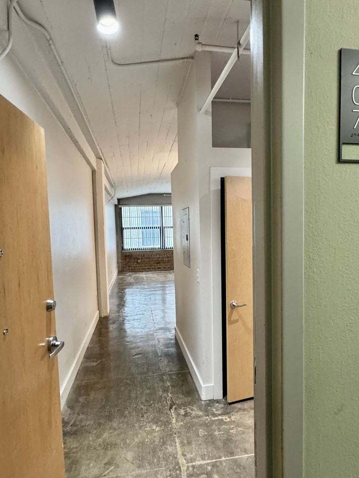 10th Street Lofts - Photo 2 of 21