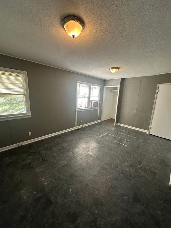 1428 S Willow Ave - Photo 3 of 21