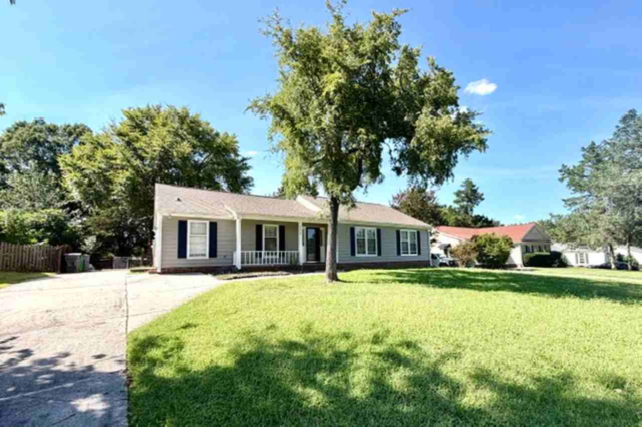 2634 Lytham Dr - Photo 2 of 23