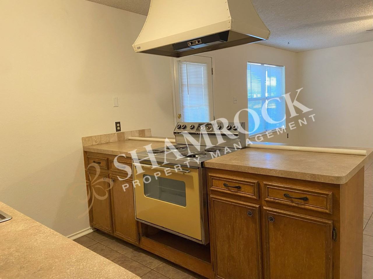 2021 Century Dr - Photo 3 of 16